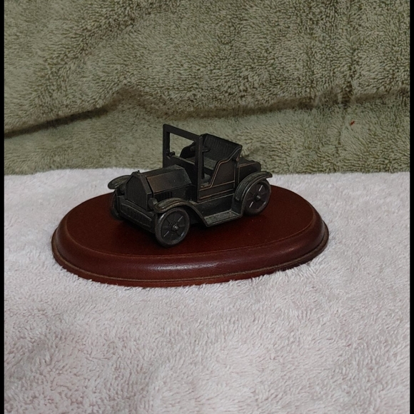 Other - Metal Car Pencil Sharpner